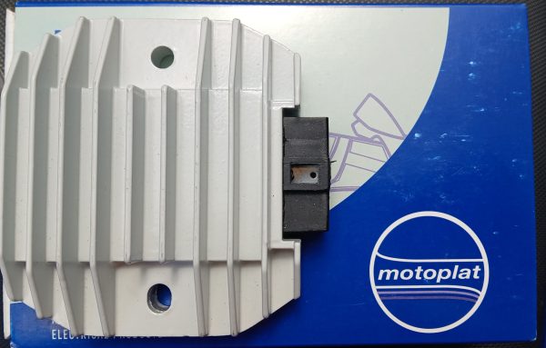 Yamaha fazer 600 feszültség szabályzó 02405-0P